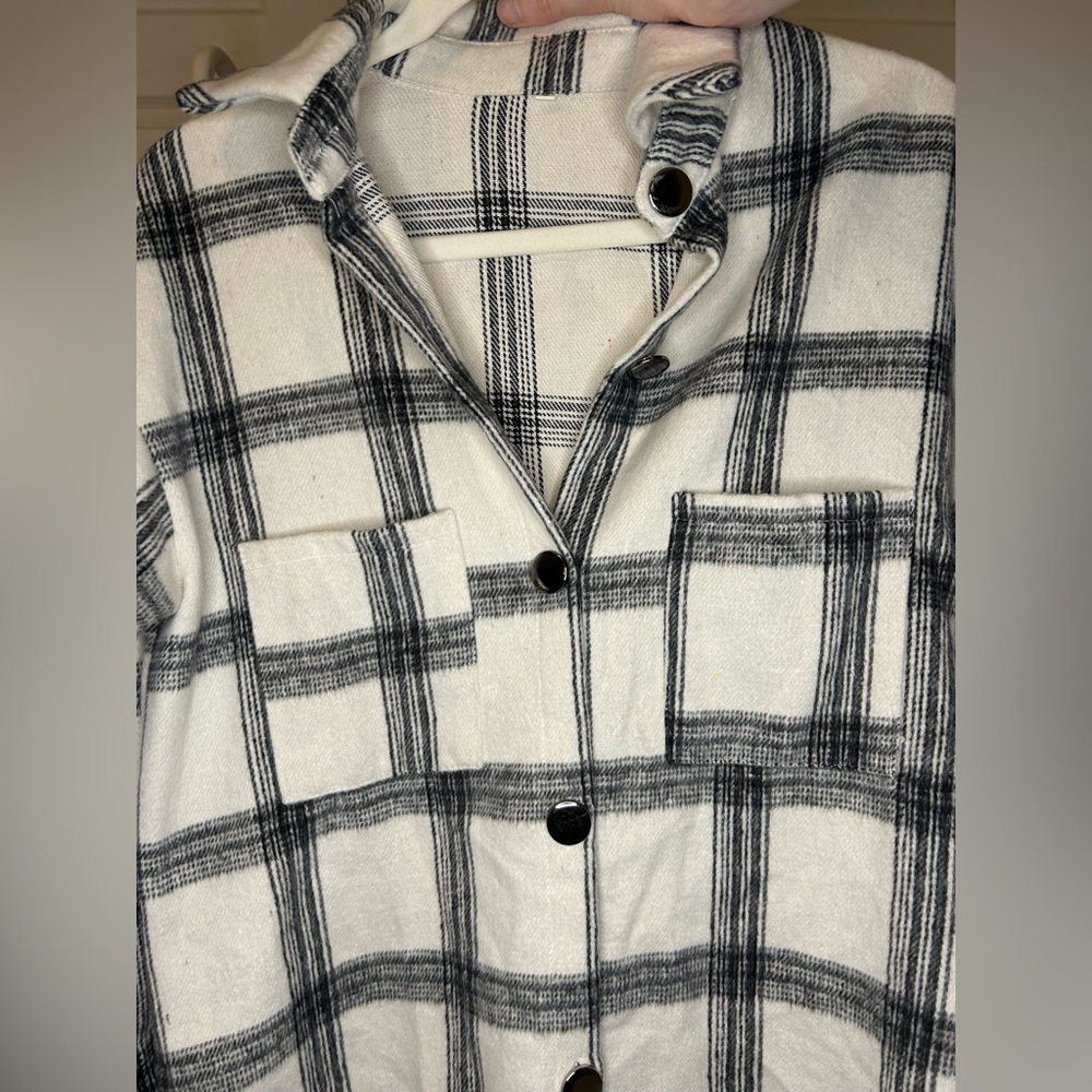 ✨Retro Chic Oversized Plaid Flannel Button Up Shacket Jacket Shirt Black White - Picture 5 of 6